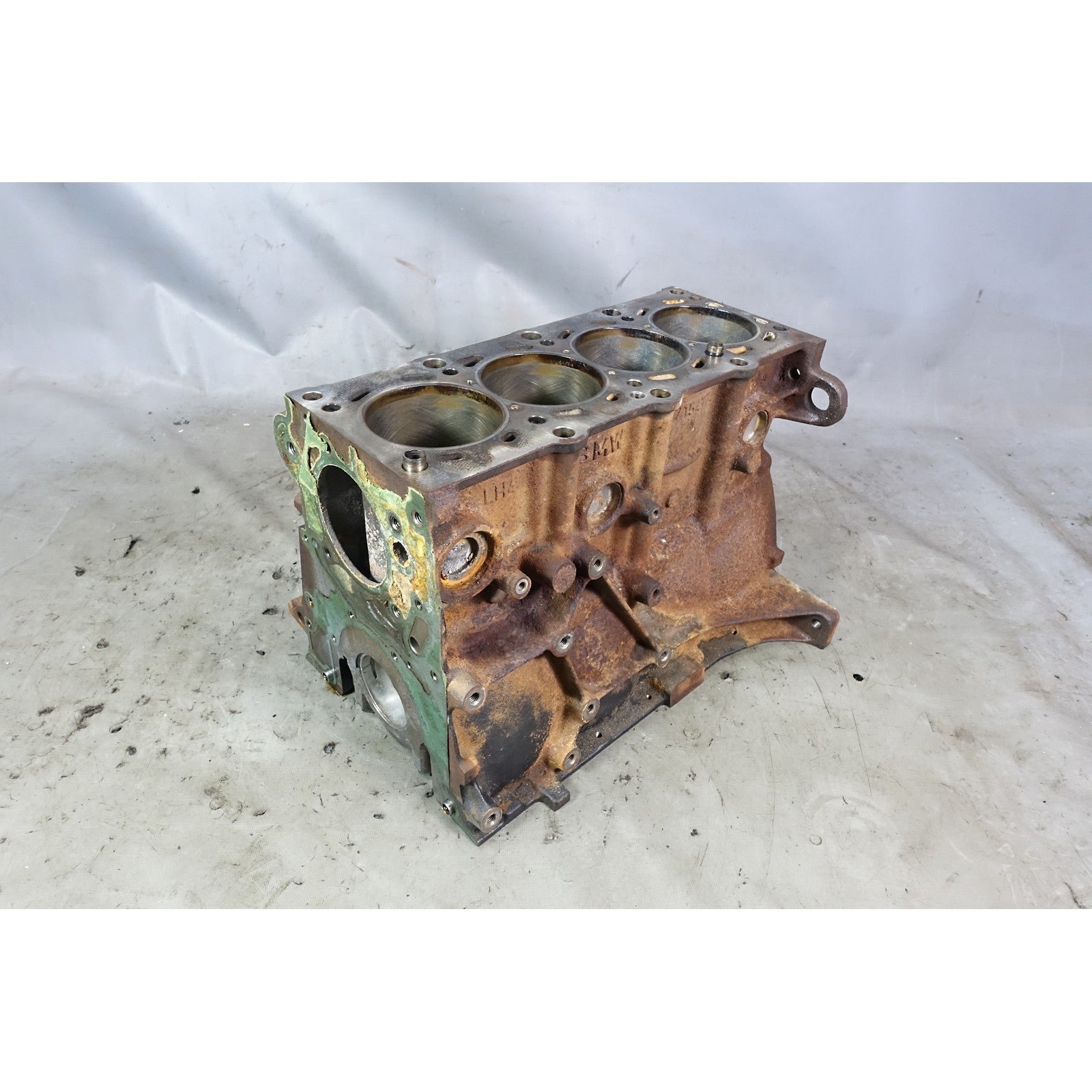1991-1992 BMW E30 E36 318i M42 4-Cylinder Engine Housing Cylinder Block OEM