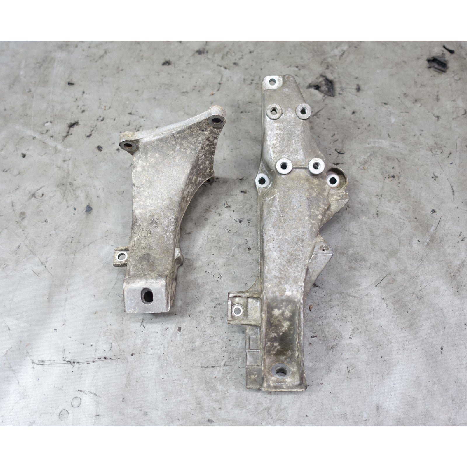 1992-1999 BMW E36 Z3 M42 M44 4-Cyl Engine Support Bracket Arm Pair OEM