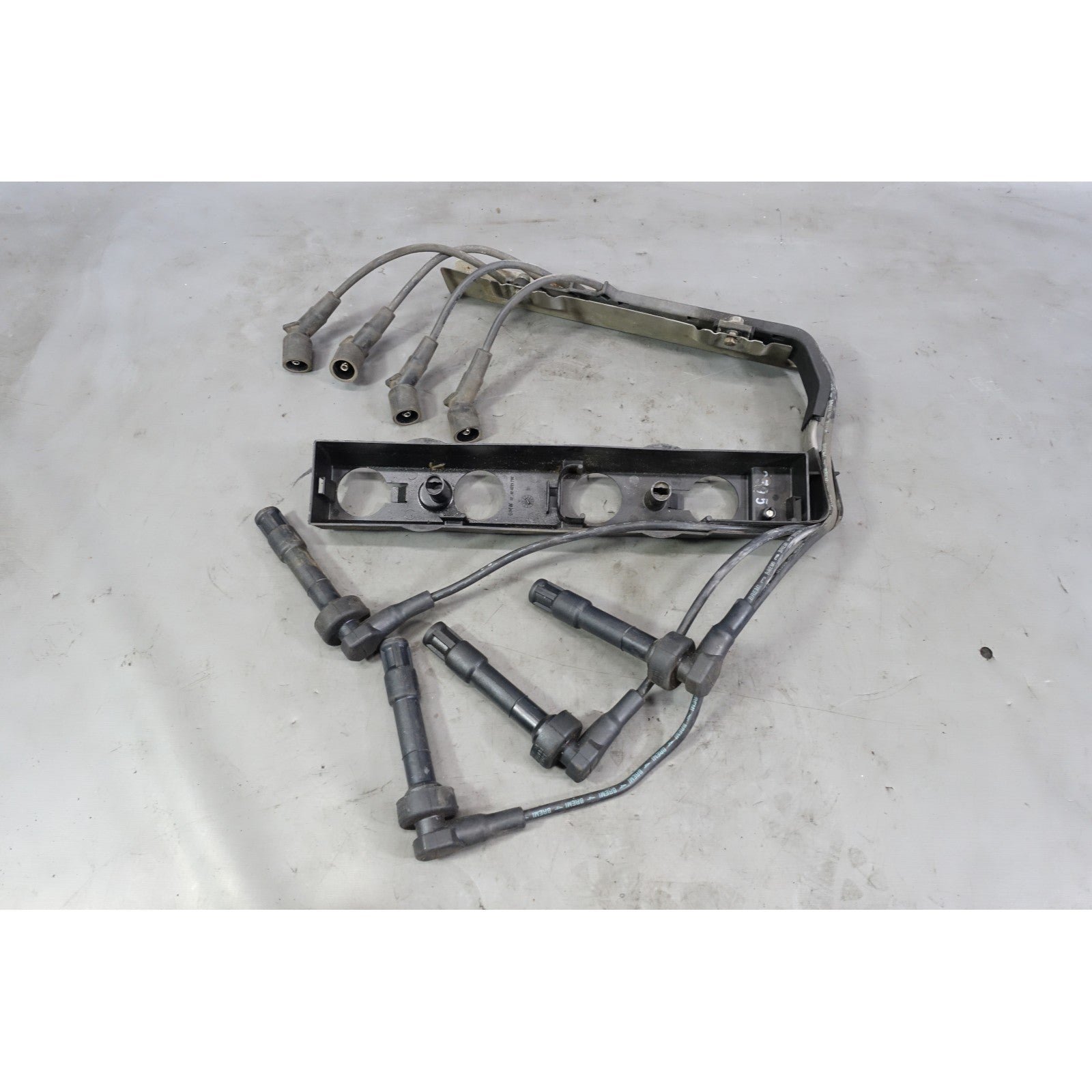 1994-1999 BMW E36 Z3 1.9 M44 4-Cyl Ignition Spark Plug Wire Set Bremi w Brackets