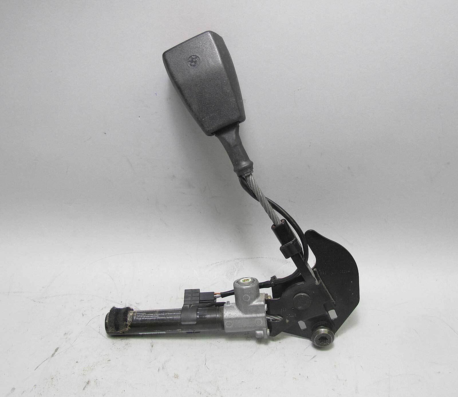 BMW E39 E38 Early Right Front Pass Seat Lower Belt Buckle Receptacle 1995-1997