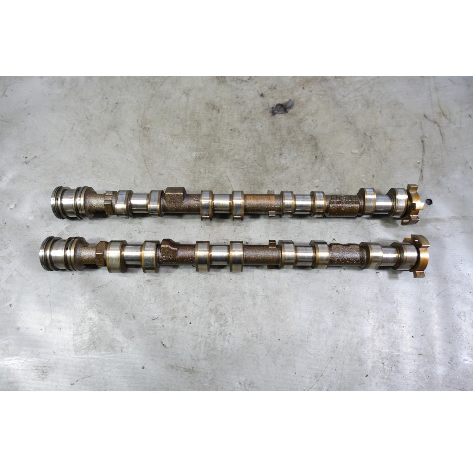 04-10 BMW E60 E63 550i 650i N62 N62N Bank 1 Intake Exhaust Camshaft Pair OEM