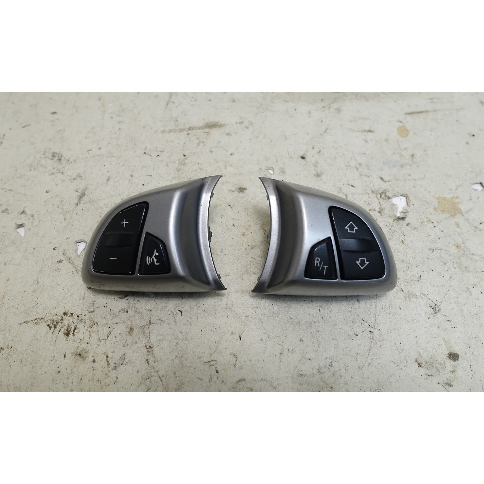 03-08 BMW E85 E86 Z4 Factory Steering Wheel Multifunctional Buttons Graphite OE