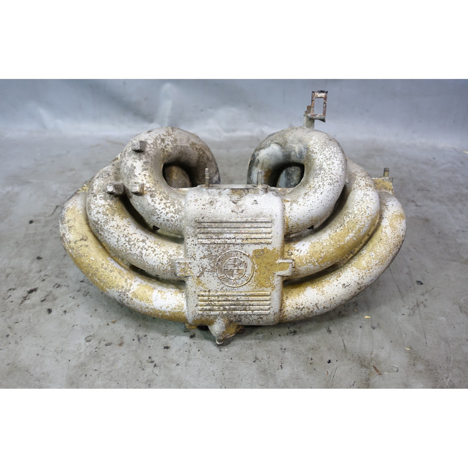 Damaged BMW E30 3-Series E34 M20 2.5L Engine Aluminum Intake Manifold Plenum OEM