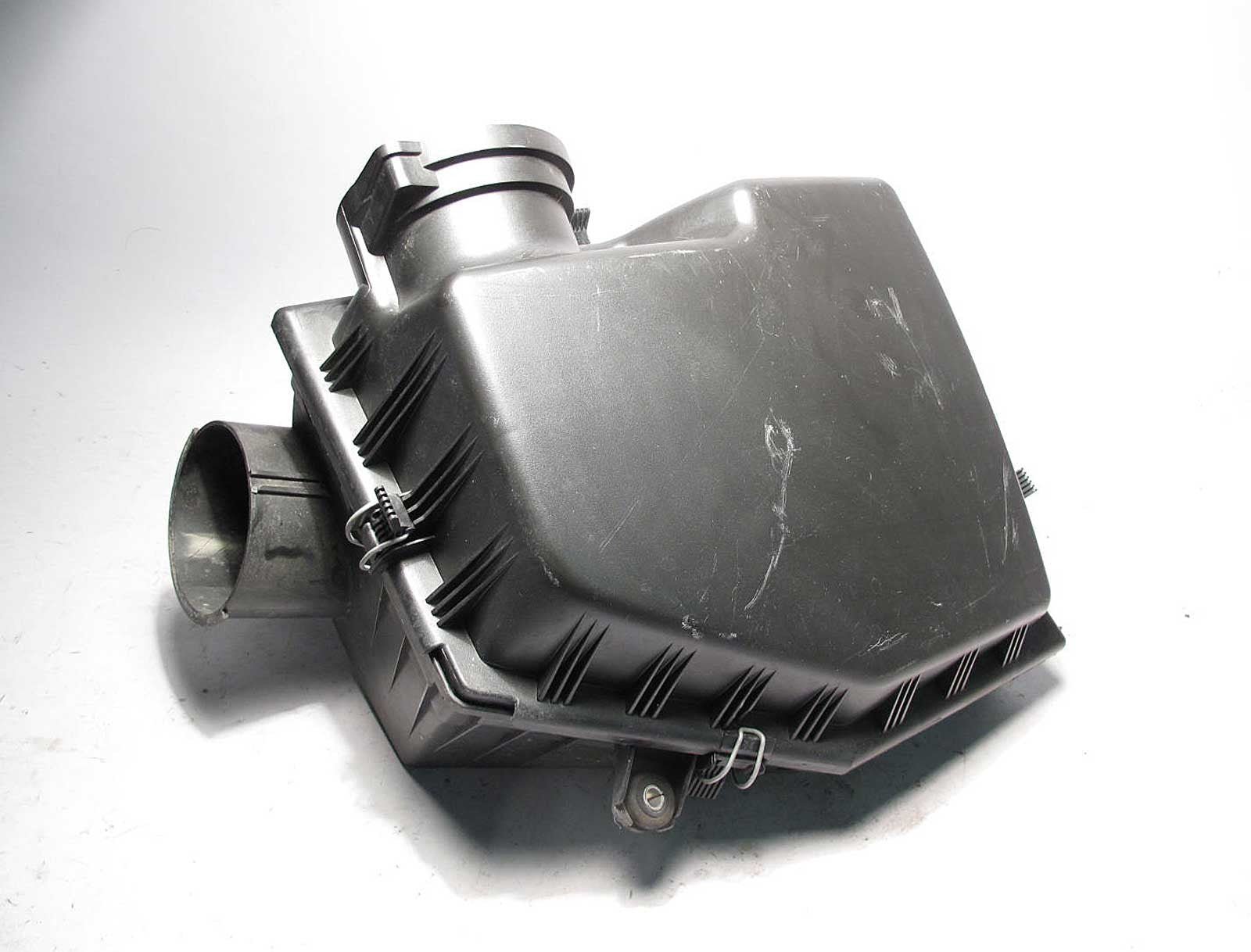 BMW N62 V8 4.4L Engine Intake Muffler Air Filter Housing 2004-2005 USED OEM