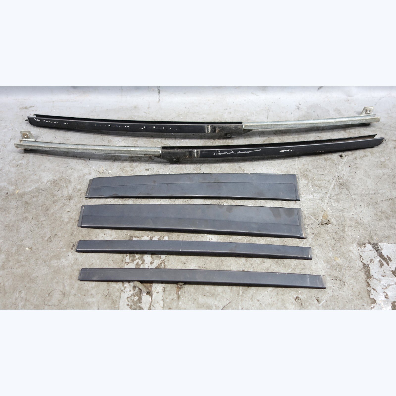 1982-1988 BMW E28 5-Series Sedan Exterior Door Window Trim Set Black OEM