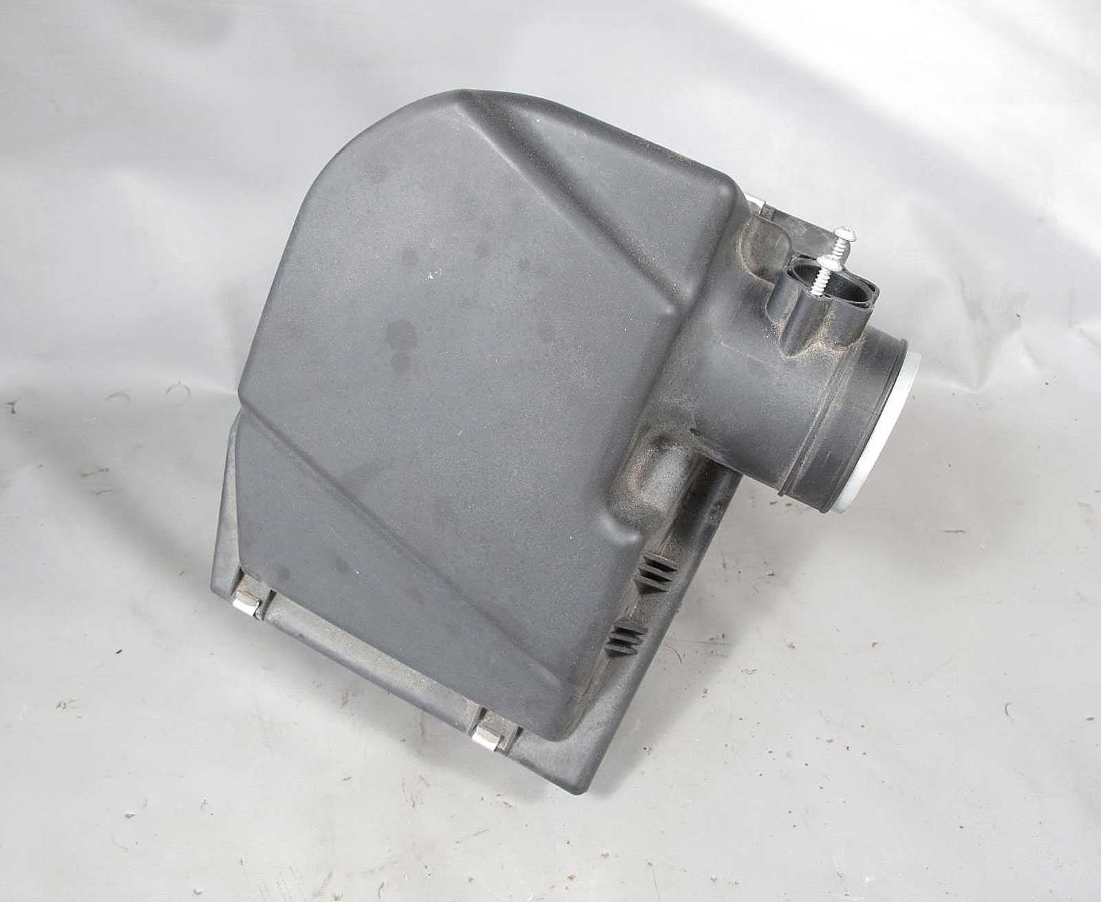 BMW E85 E86 Z4 3.0i 3.0si N52 Air Filter Housing Intake Box 2006-2008 USED OEM