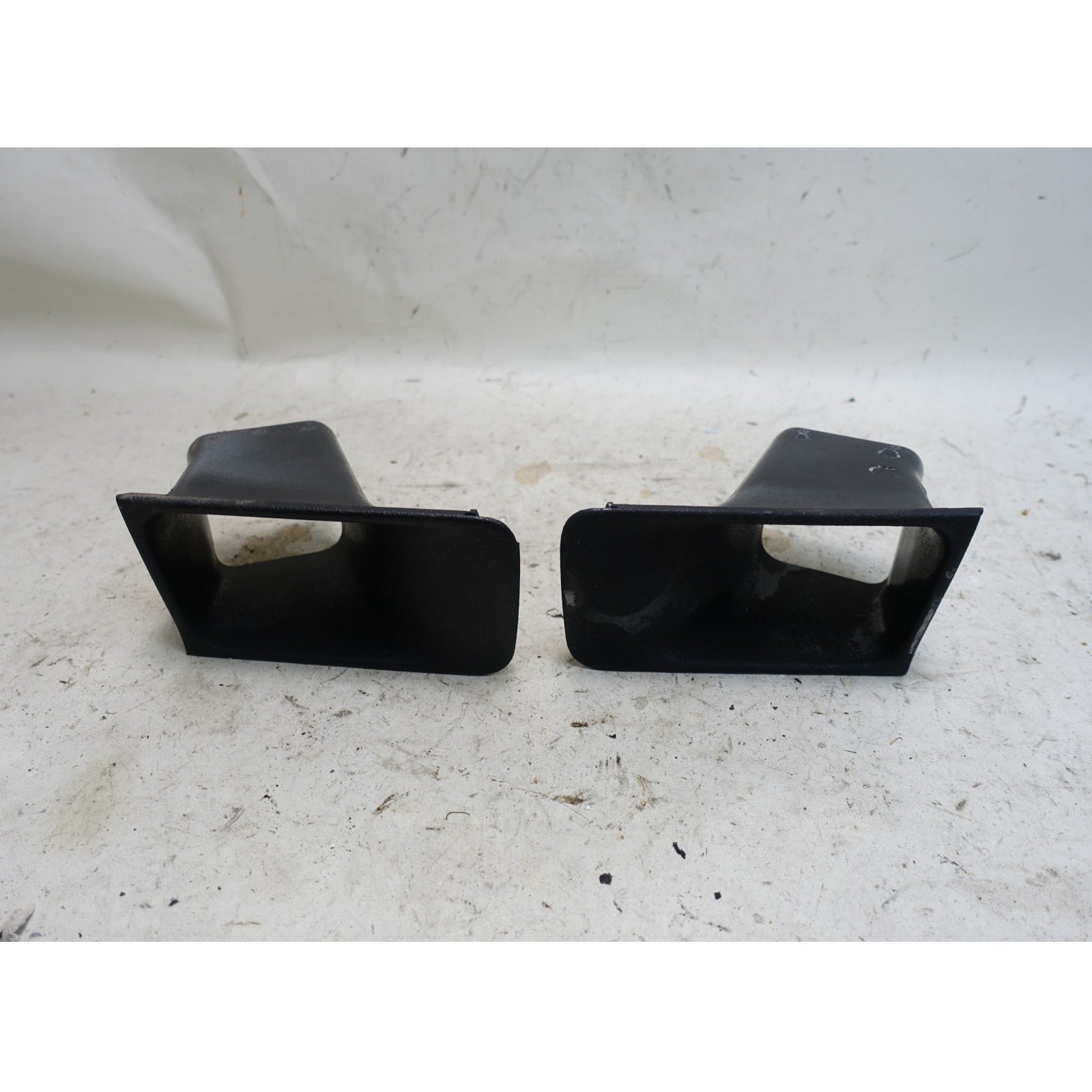 1989-1993 BMW E30 3-Series Facelift Front Bumper Air Duct Trim Pair Black OEM