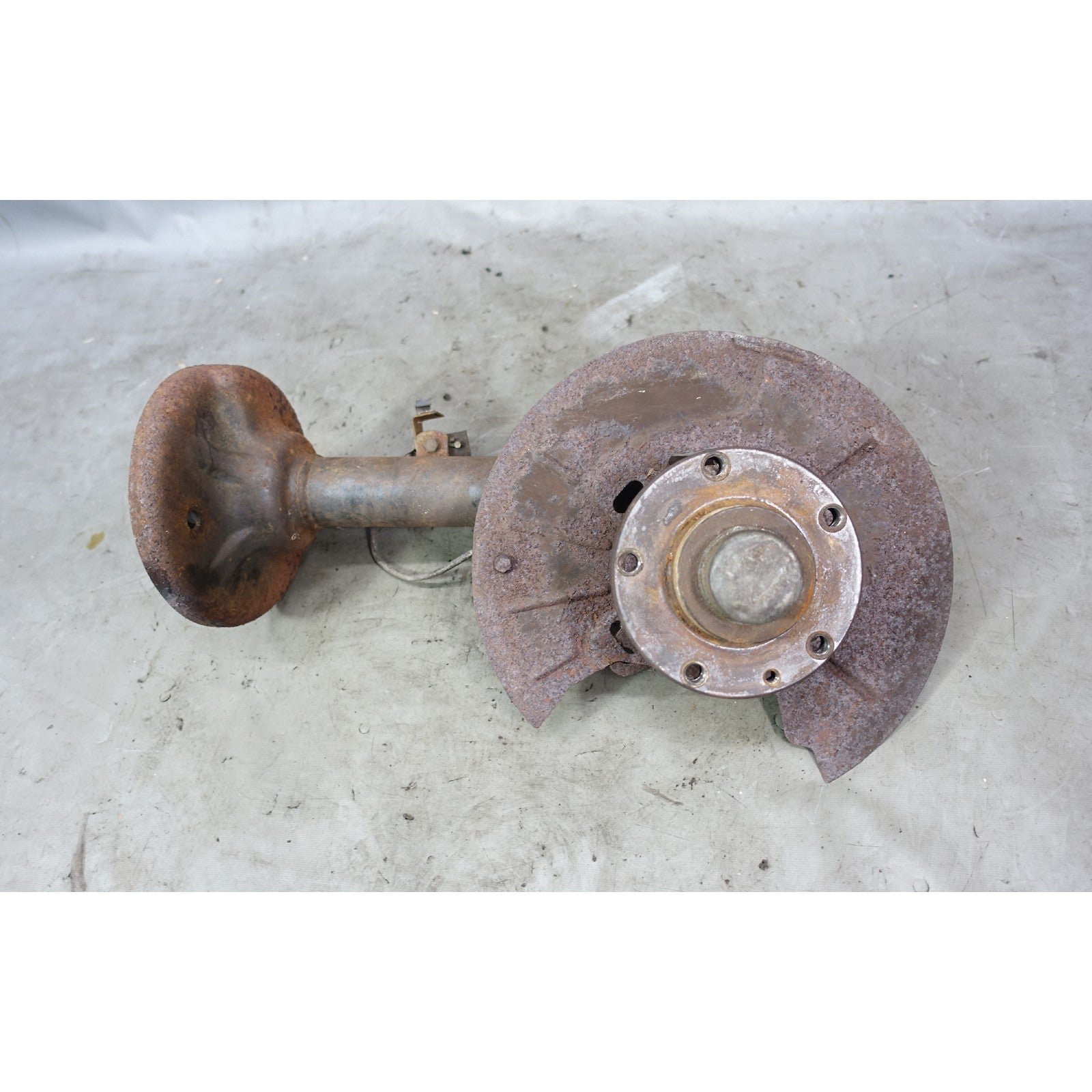 Damaged 78-87 BMW E23 7-Series Left Front Driver's Strut Housing Bearing Hub OEM