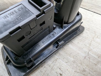 2008-2013 BMW 128i E82 AUX/ USB Charger Port Socket 6930561 OEM