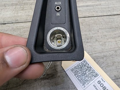 2008-2013 BMW 128i E82 AUX/ USB Charger Port Socket 6930561 OEM