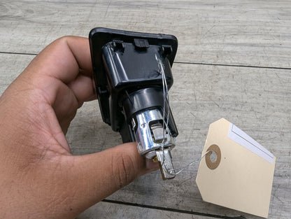 2008-2013 BMW 128i E82 AUX/ USB Charger Port Socket 6930561 OEM